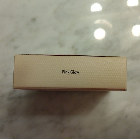 Bobbi Brown Ulla Johnson Collection Highlighting Powder in Pink Glow - Picture 4 of 6